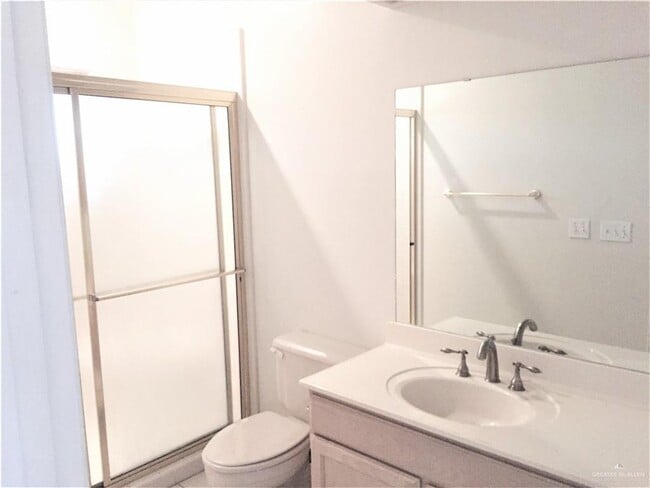 Building Photo - 24 S 43rd St