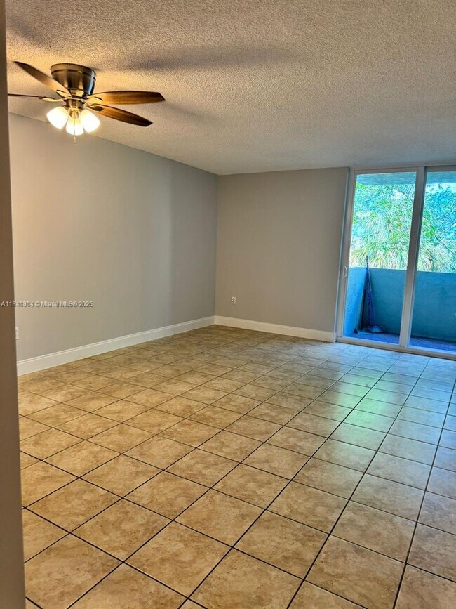 Building Photo - 10090 NW 80th Ct