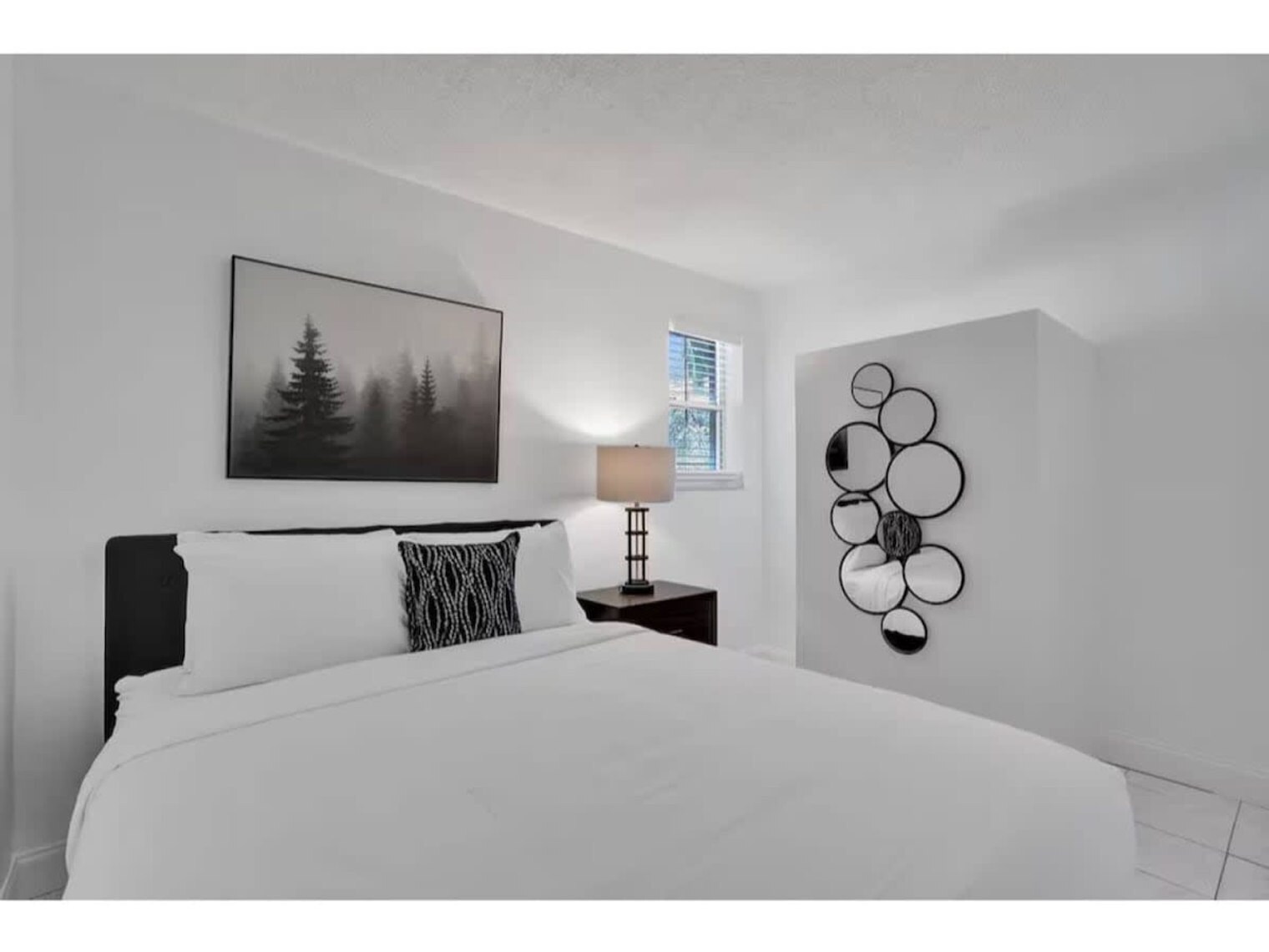 Building Photo - 3215 NE 7th St