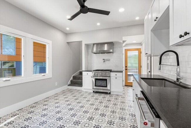 Building Photo - Stunningly Remodeled 1905 Beauty w/ AIR CO...