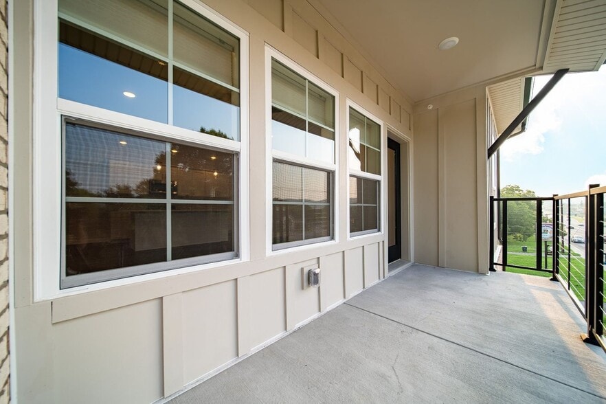 Patio.2 - 7501 Highway 70 S