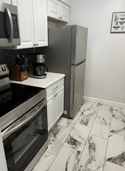 Building Photo - 7931 2nd St N