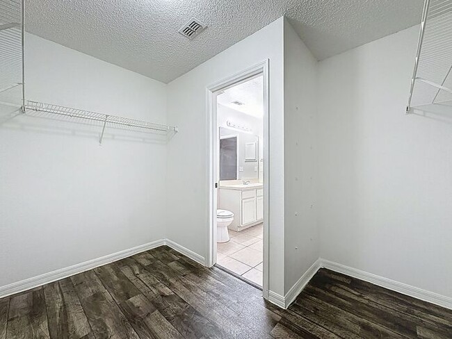 Building Photo - Charming 3-Bedroom Rental in Poinciana