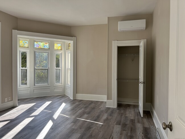 Building Photo - 6 Beech Dr