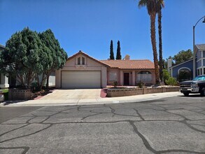 Building Photo - A Fabulous 4 Bedroom Single Story Home at the Lakes
