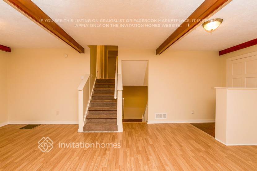 Building Photo - 3258 Village Glen Dr SW