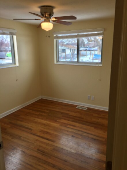 Building Photo - 4328 S Park St