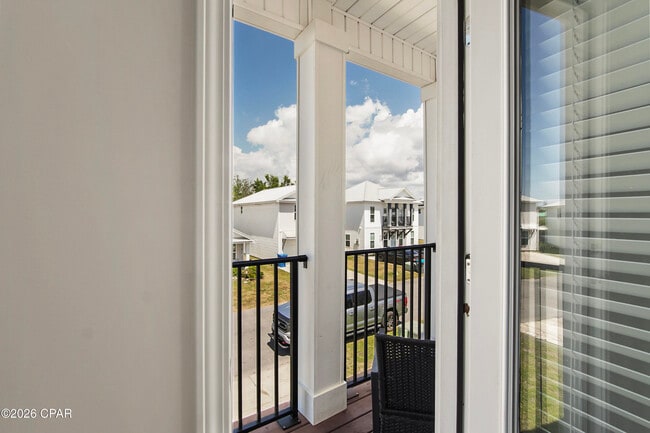 Building Photo - 413 Raven Ln