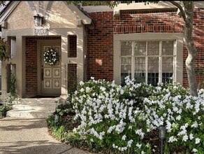 Building Photo - 4106 University Blvd