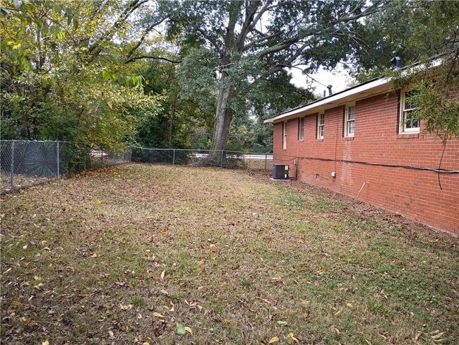 Building Photo - 8 Carver Rd