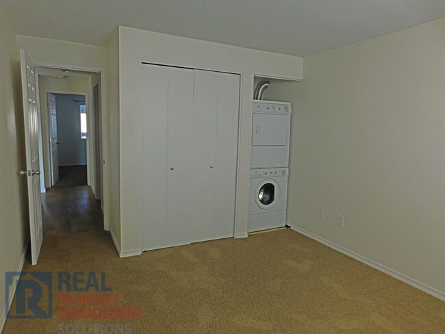 Building Photo - 3404 19th Ave