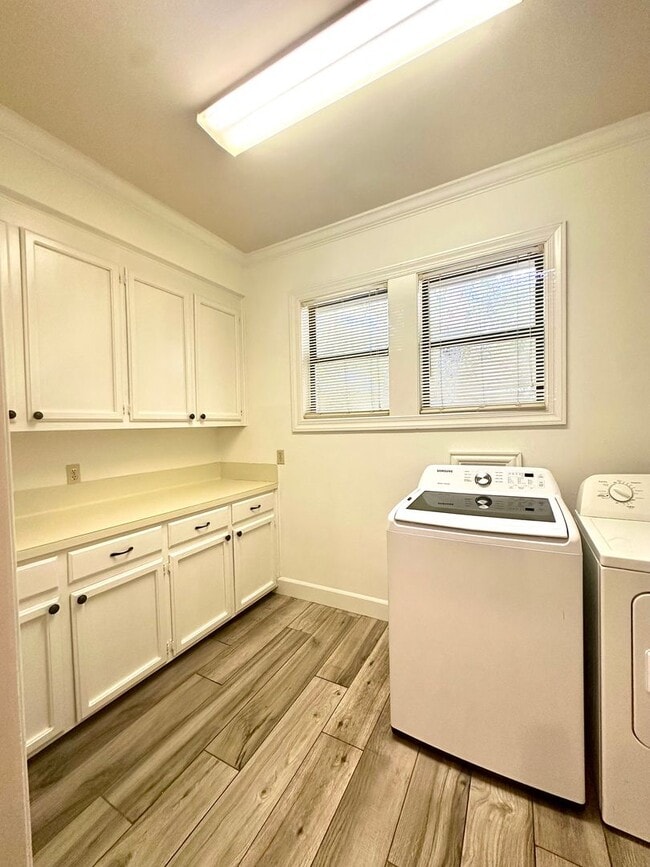 Building Photo - White Oak Common 3BR 2 1/2BA