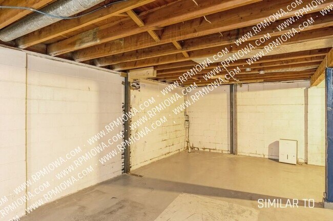 Building Photo - 3420 SW 8th St