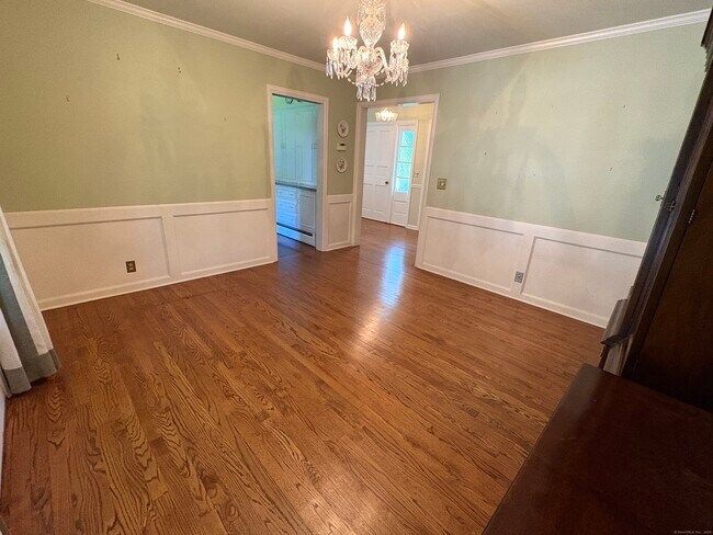 Building Photo - 35 Marwick Manor