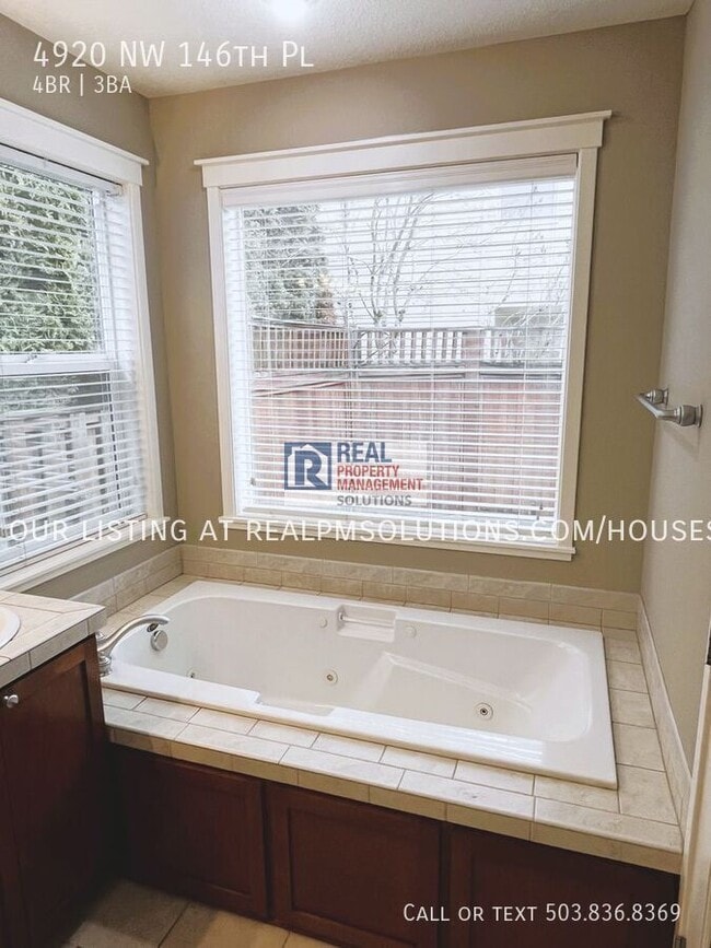 Building Photo - 4920 NW 146th Pl