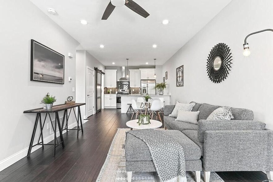 Primary Photo - 1513 Oak St