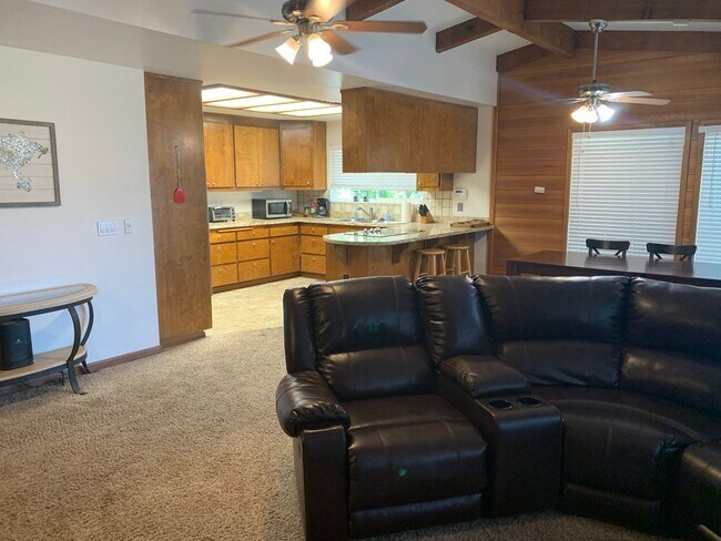 Building Photo - Lake Oroville Lake House with Spectacular Views!