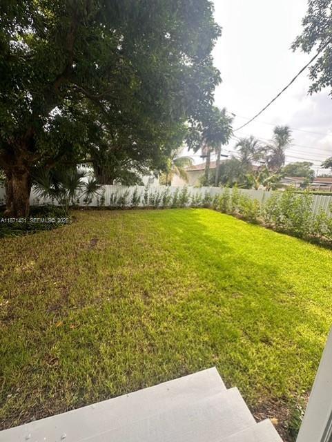 Building Photo - 532 NW 17th Ave