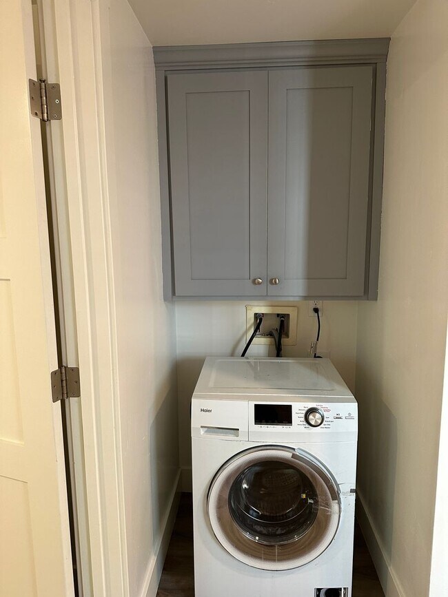 Building Photo - 305 U St