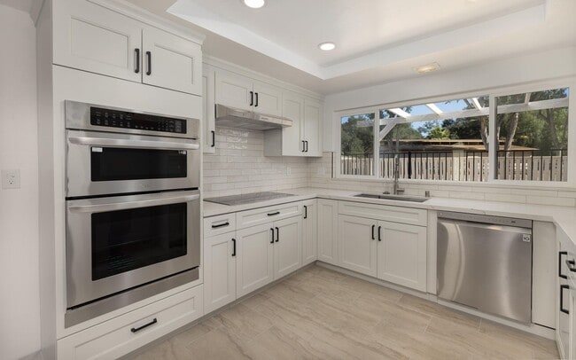Building Photo - 15408 Glentree Rd