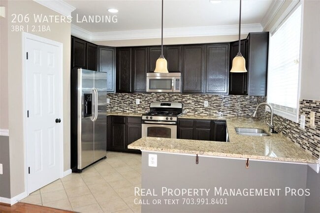 Primary Photo - 206 Waters Landing