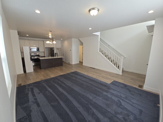 Building Photo - 754 E 950 N