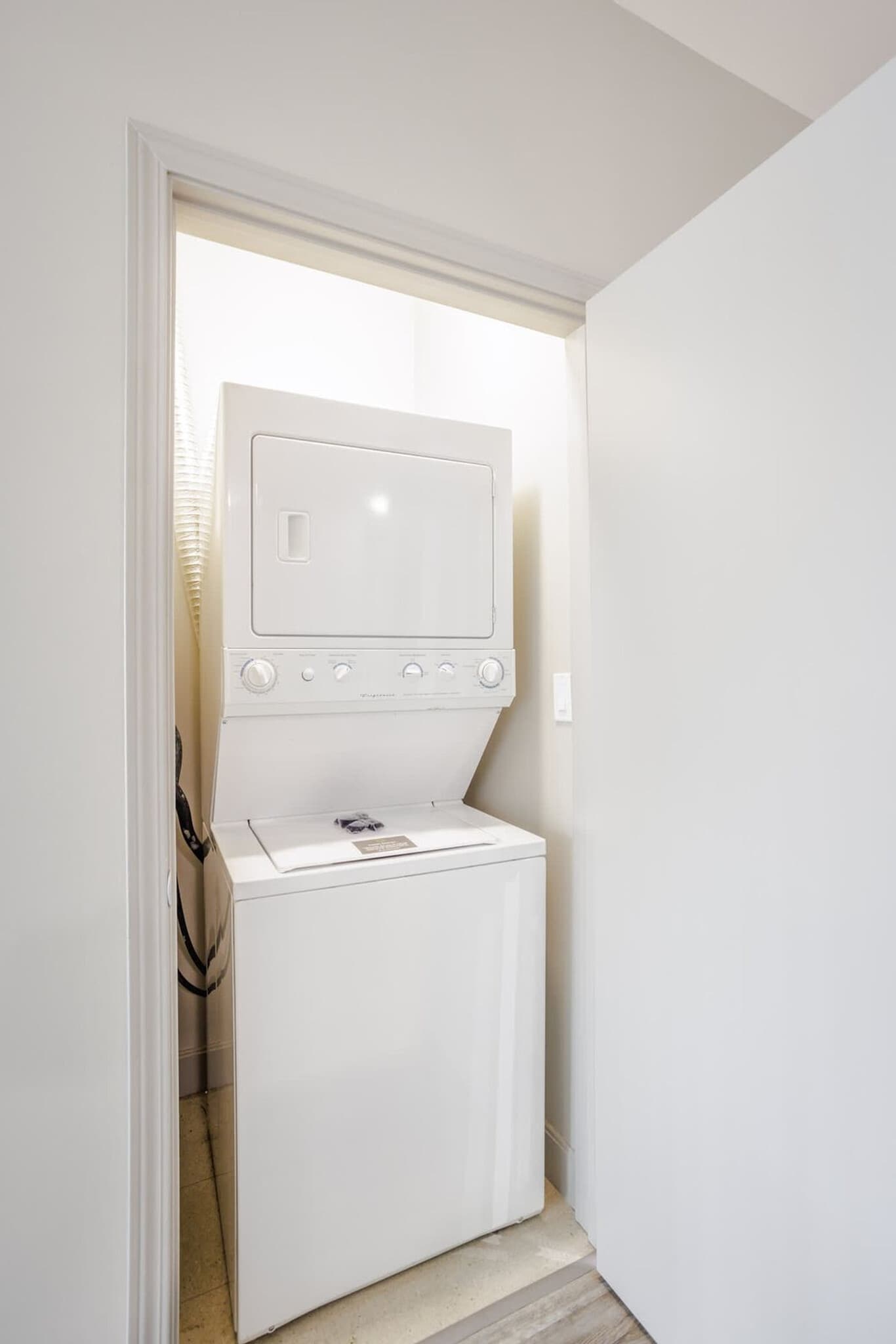 Building Photo - 121 E Freedom Way