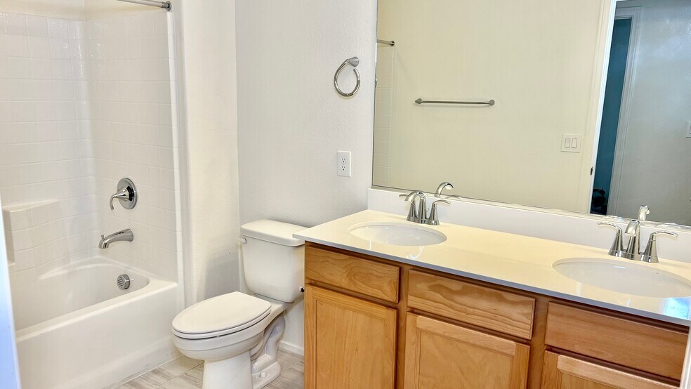 2nd Full Bathroom - 761 Piazza Tasso