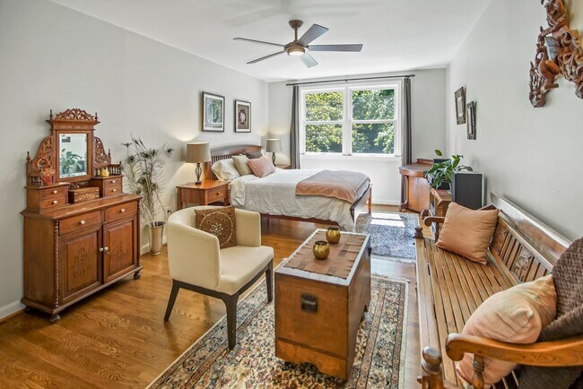 Building Photo - 6902 Tilden Ln