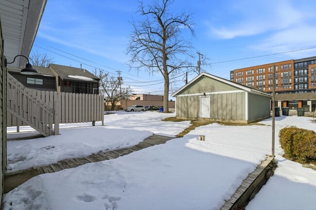 Building Photo - 1374 Ida Ave