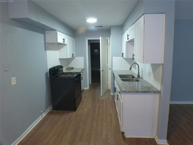 Building Photo - 15914 Willbriar Ln