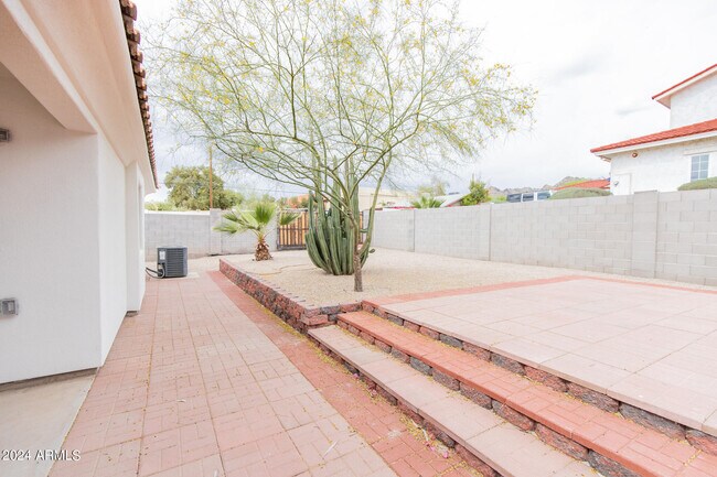 Building Photo - 9013 N 14th St