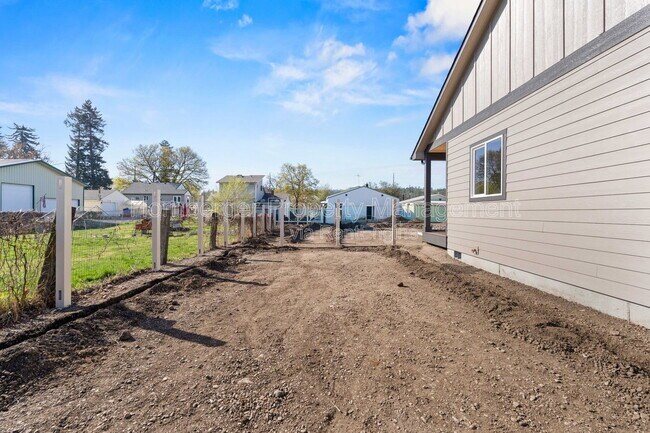 Building Photo - 222 N Sargent Rd