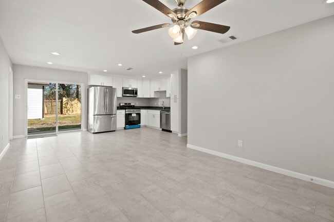 Building Photo - 5123 Ridgeway Dr