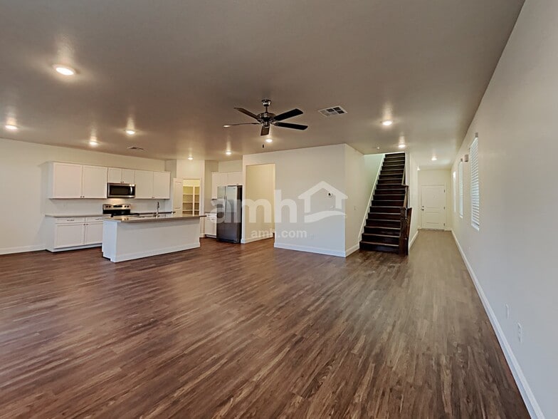 Building Photo - 6035 Schmidt St