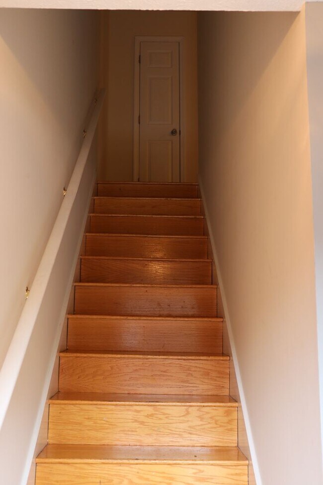 Building Photo - 2 bed/2.5 bath Townhouse in Morgantown - A...