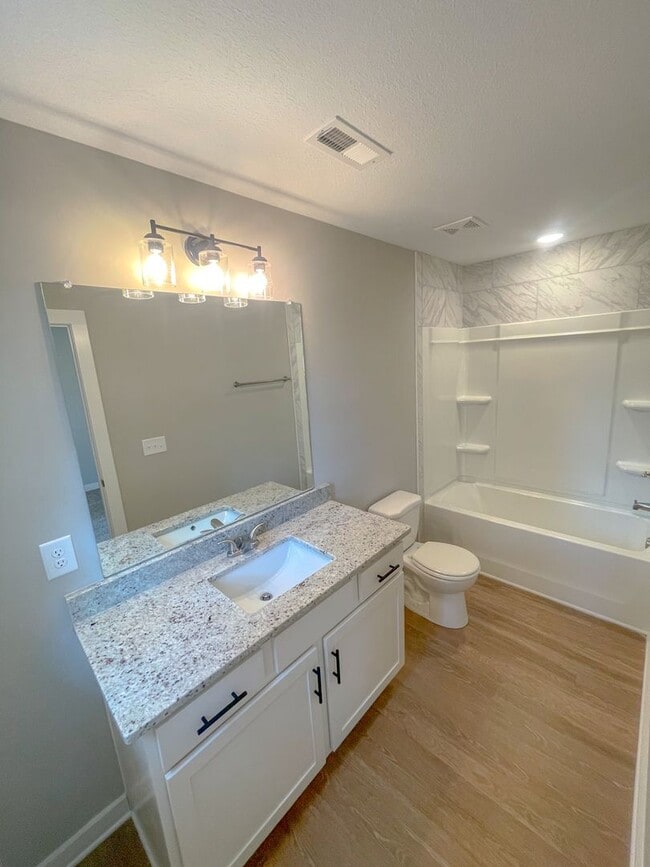 Building Photo - Brand New Home