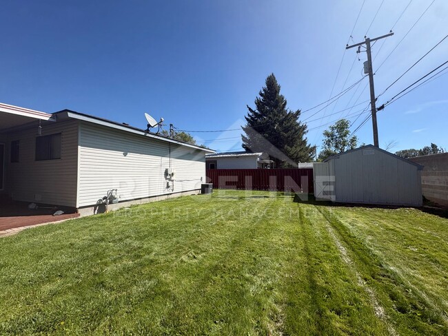 Building Photo - 1654 Garfield St