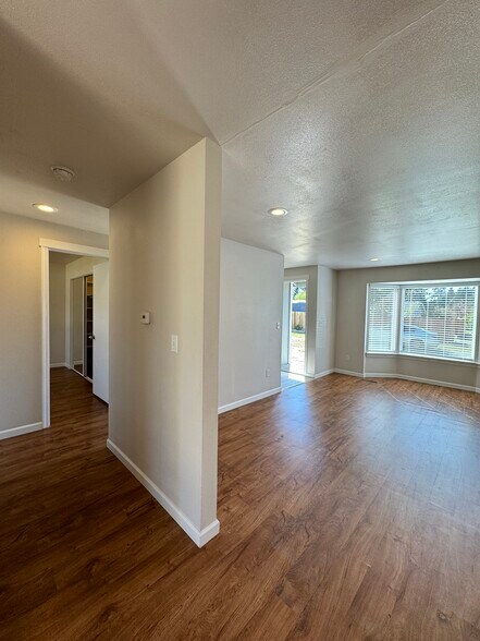 Building Photo - 1014 153rd St Ct E