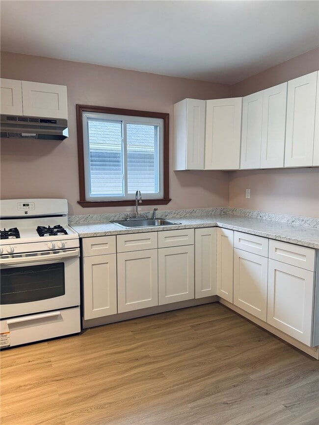 Building Photo - 543 Brooks Ave