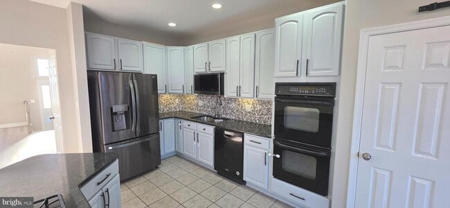 Building Photo - 676 McLeary Square SE