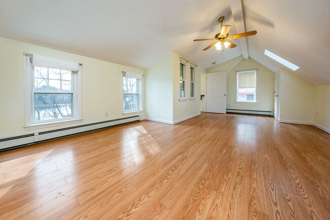 Building Photo - 28 G Hideaway Rd