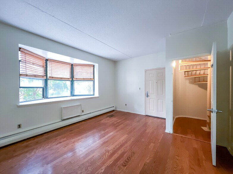 Primary Bedroom - 233 W 121st St