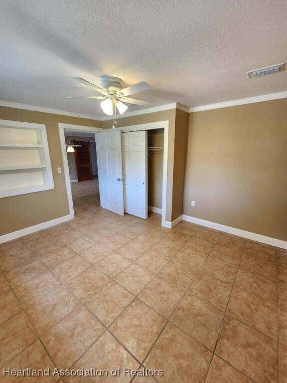 Building Photo - 2636 Queenswood Dr