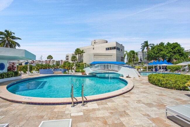 Building Photo - 19707 Turnberry Way