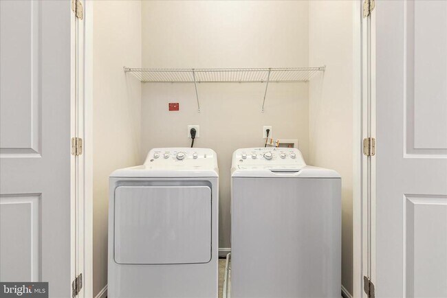 Building Photo - 42211 Yancey Terrace