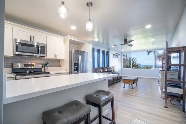 Building Photo - Epic Ocean-View 1bd at Makaua Village — Fully Renovated, Furnished, 2 Parking