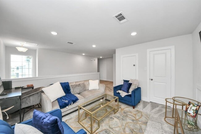 Building Photo - 7014 Cedar Breeze Ct