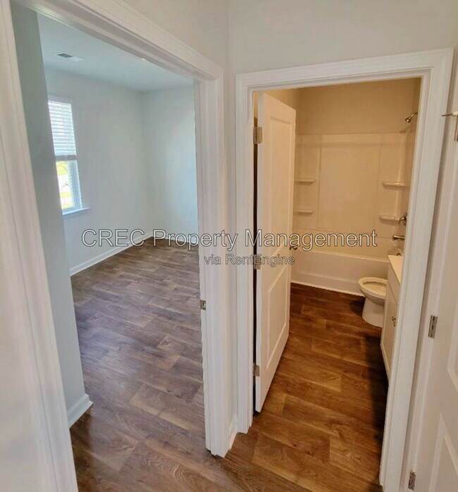 Building Photo - 817 Lilyford Ln