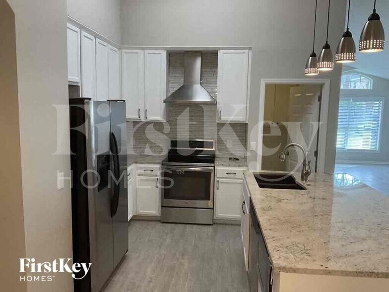 Building Photo - 14140 Sapphire Bay Cir